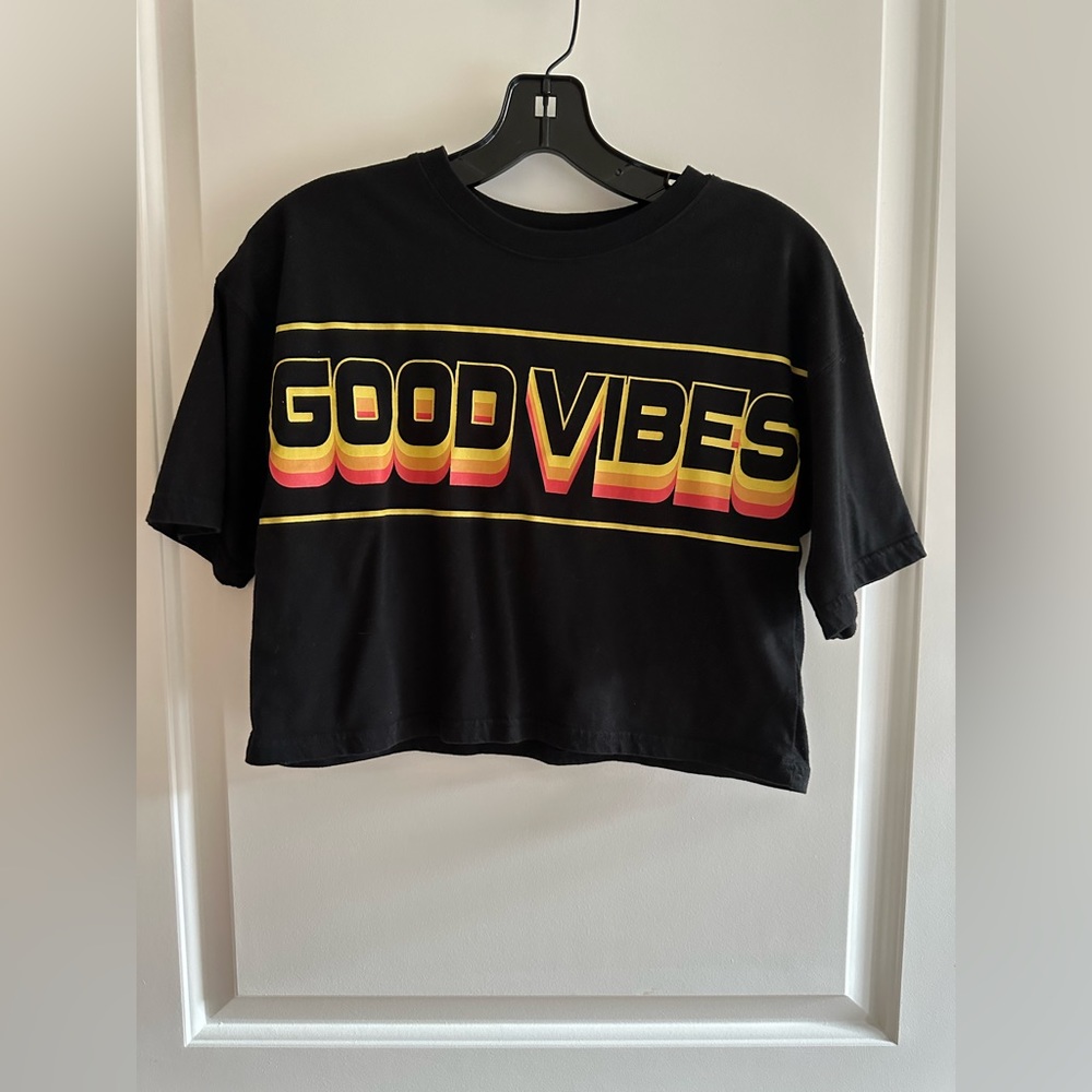Freeze Good Vibes Black Crop Tee